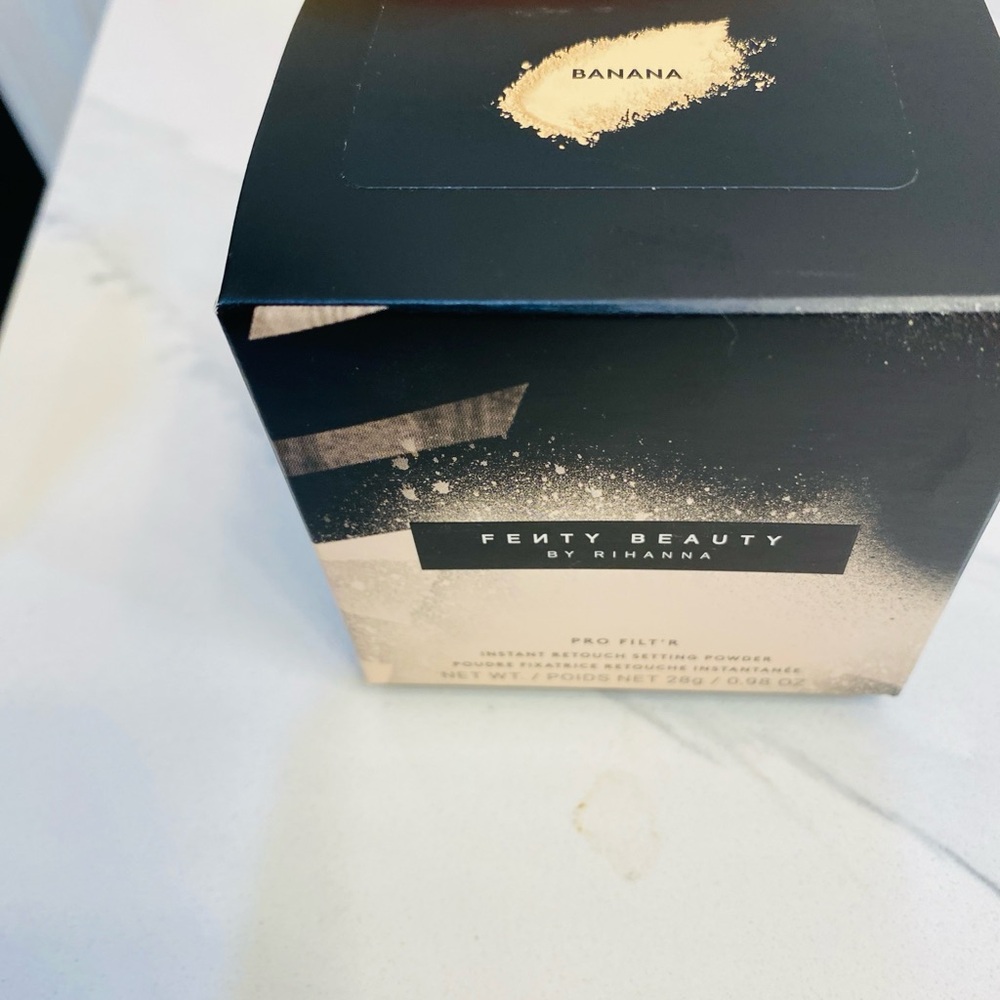 Fenty Beauty Pro Filt'r Instant Retouch Setting Powder - Picture 2 of 2